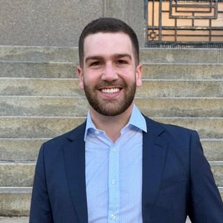 Dr. Lucas Mizrahy