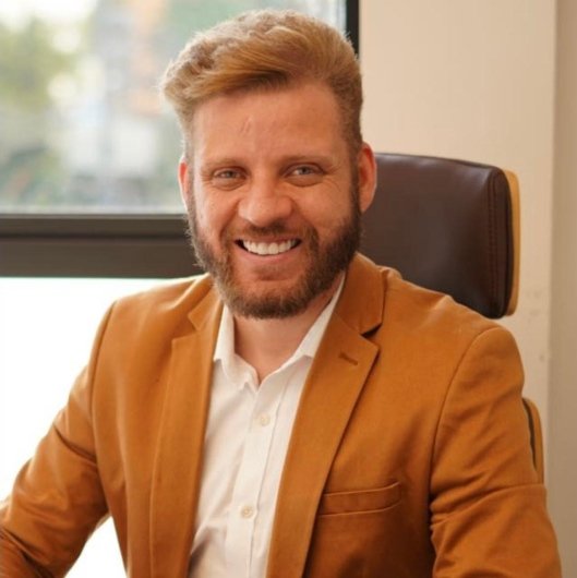 Dr. Lucas Rabelo Barbosa