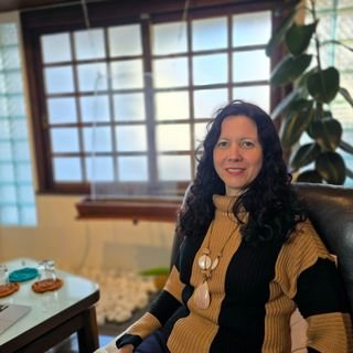 Dra. Nara Helena Lopes