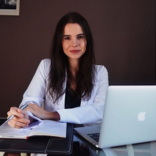 Dra. Ana Cecília Simões