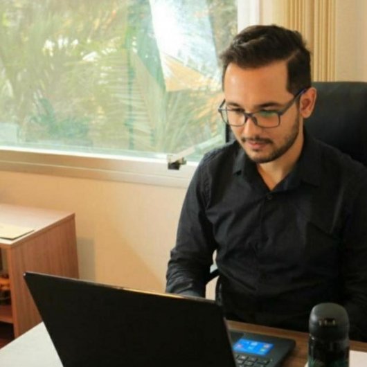 Dr. Iago Bastos