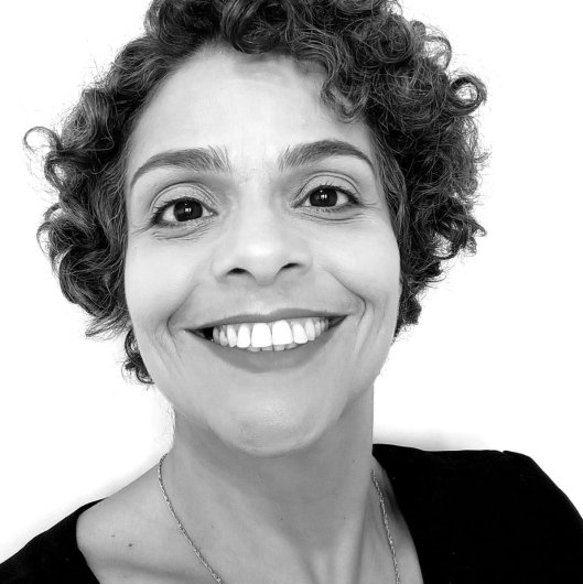 Dra. Cintia Menezes Barzano