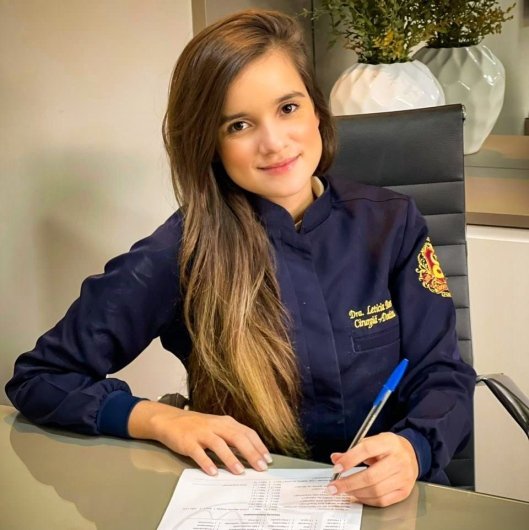 Dra. Leticia Barros