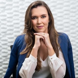 Dra. Renata Lisboa