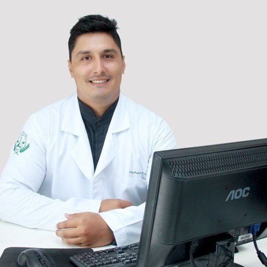 Dr. Michael Hely Arevalo Rojas