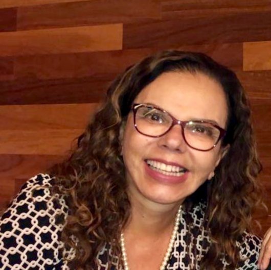 Dra. Alba Maria Neves Spier