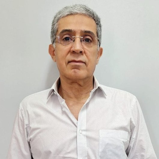Dr. Carlos Victória