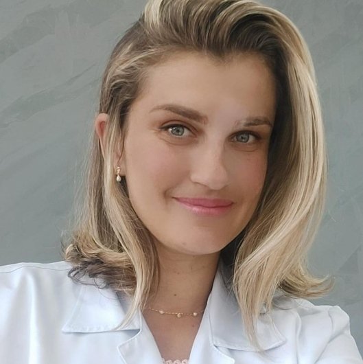 Dra. Aline Saquete