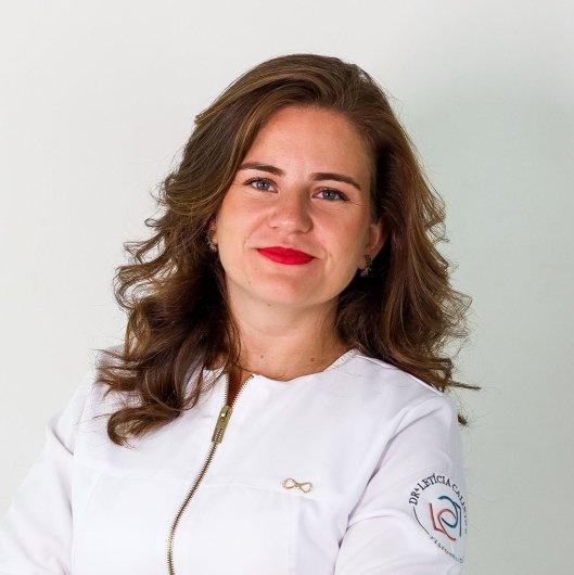 Dra. Letícia Calixtre