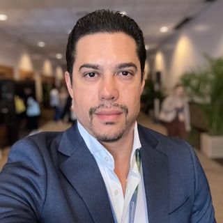 Dr. Helton Veloso de Moura