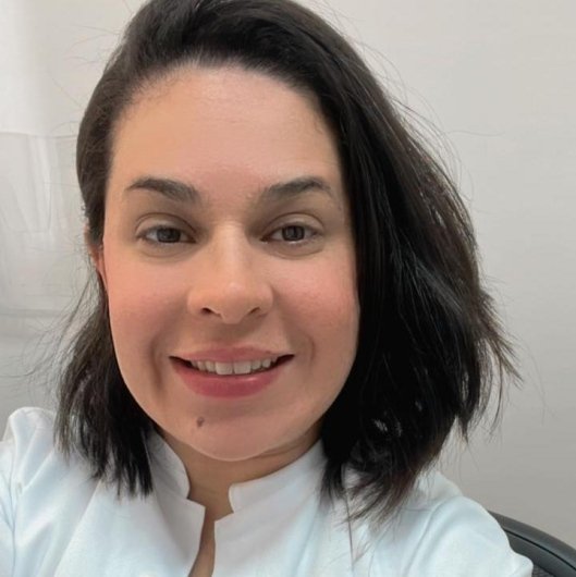 Dra. Ana Claudia Araújo