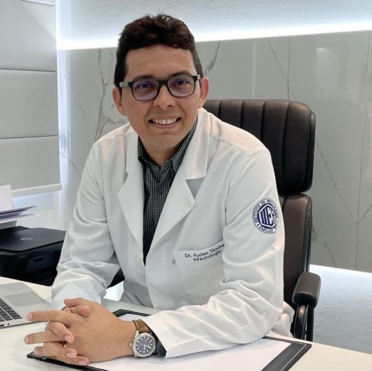 Dr. Eudes Simões