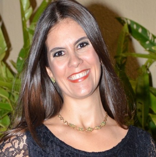 Dra. Paula Andrea Albuquerque Salles Navarro