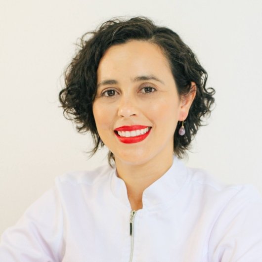 Dra. Amanda Máximo