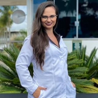 Dra. Julia Machado Vieira