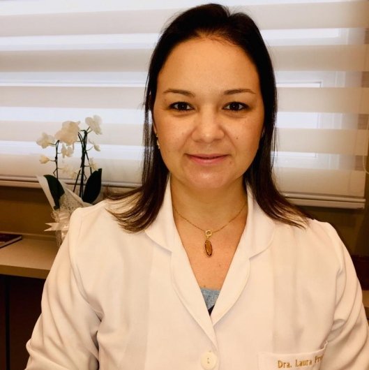 Dra. Laura Proto Siqueira