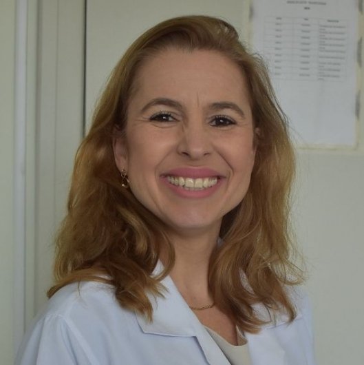 Dra. Claudia Lopes Santoro Neiva