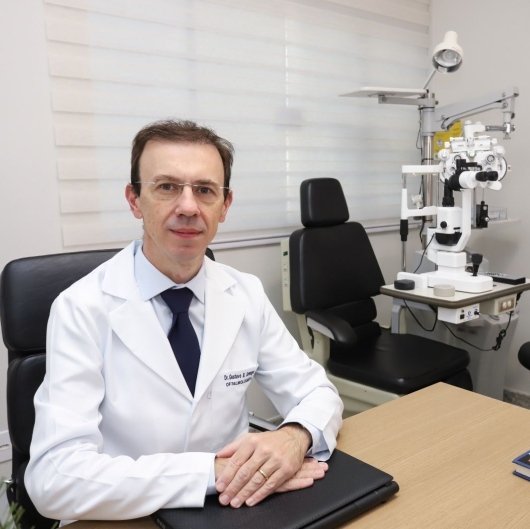 Dr. Gustavo Bueno de Camargo