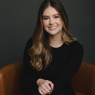 Dra. Laís Abreu