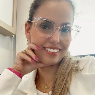 Dra. Isabella Pena