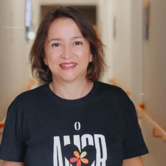 Dra. Cláudia Dias