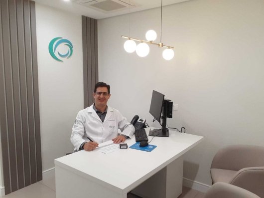 Dr. Vinícius Rezende Abou Rejaile