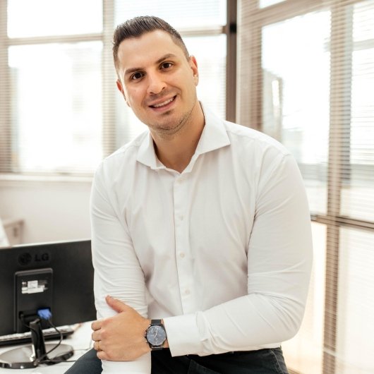 Dr. Gustavo Barreto Gameiro Silva
