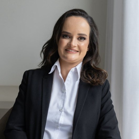 Dra. Monique Guilarducci Laureano