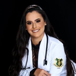 Dra. Paula Oliveira Bousquet