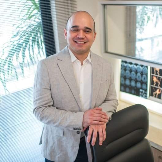 Dr. Henrique Coelho
