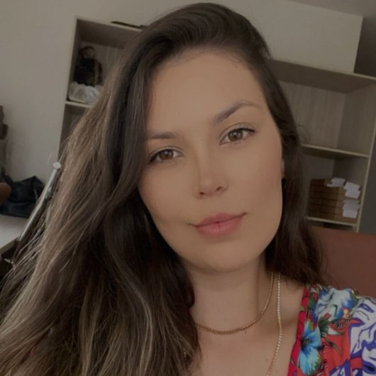 Débora Cristina Pires dos Santos