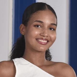 Laura Oliveira Lemos dos Santos e Santos