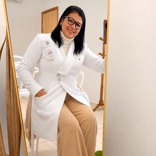 Dra. Shenia Paula da Silva