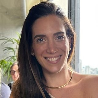 Flávia Bacar Siqueira