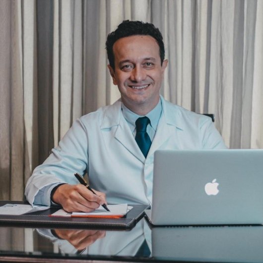 Dr. Gustavo Becker Pereira