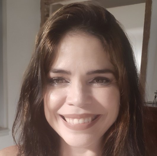 Prof. Karina Lima