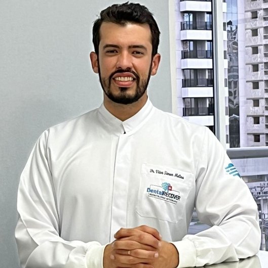 Dr. Vitor Simon Molina