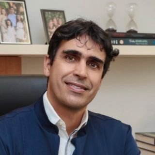 Dr. Daniel Bernardes Araujo