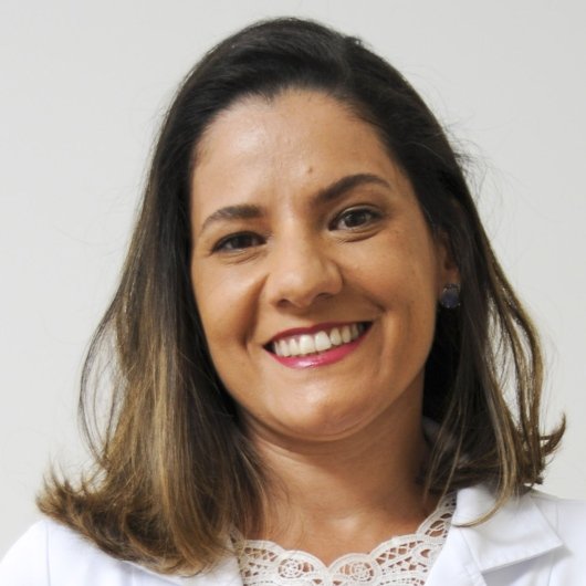 Dra. Isabela Nelly Machado