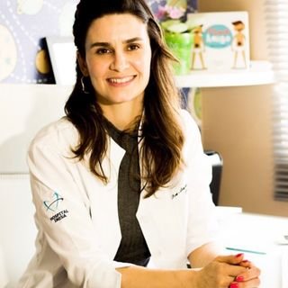 Dra. Sarah Bruzadelli Macedo Bernardes