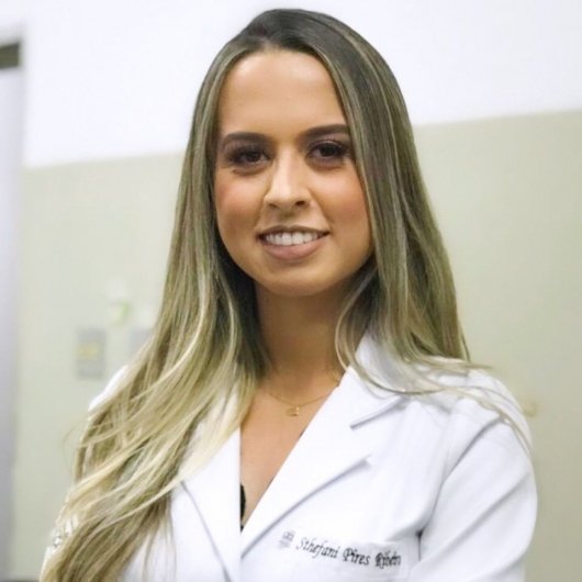 Dra. Sthefani Pires Ribeiro