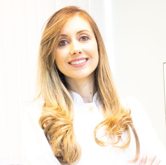 Dra. Ariane de Mello Alves