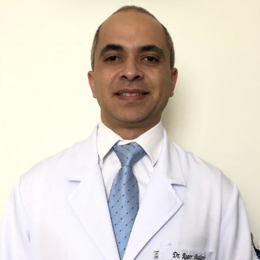 Dr. Roger Lopes Souza Badaro