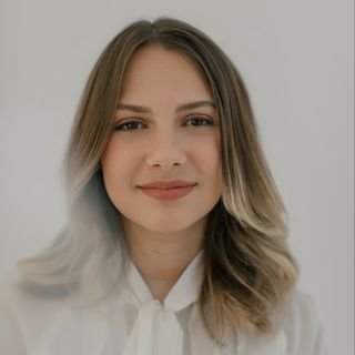 Camila Pires
