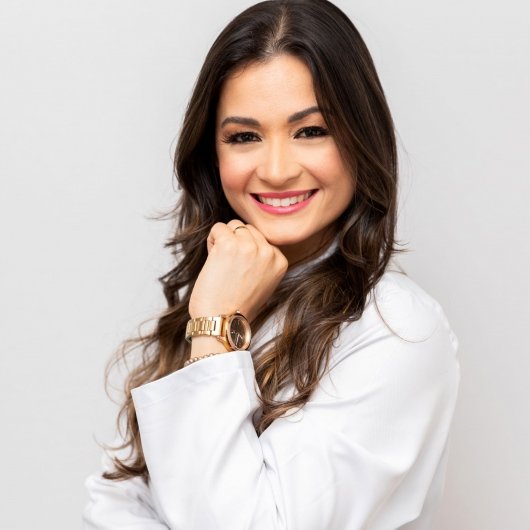 Dra. Aline Valentino