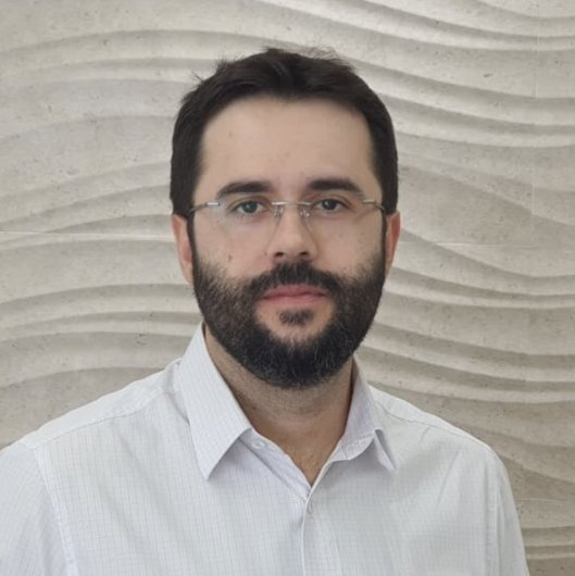 Dr. Marcelo Martins