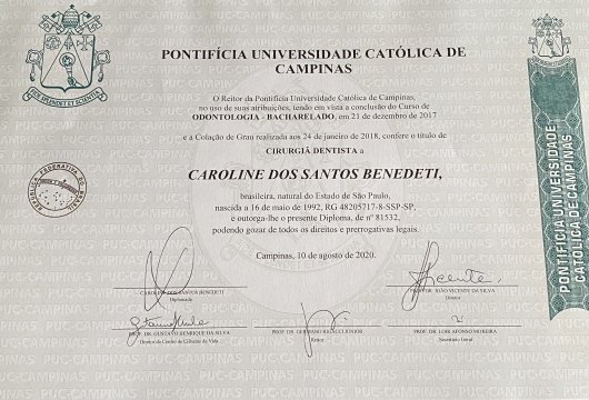 Dra. Caroline Benedeti