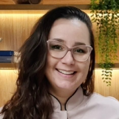 Dra. Larissa Freschi