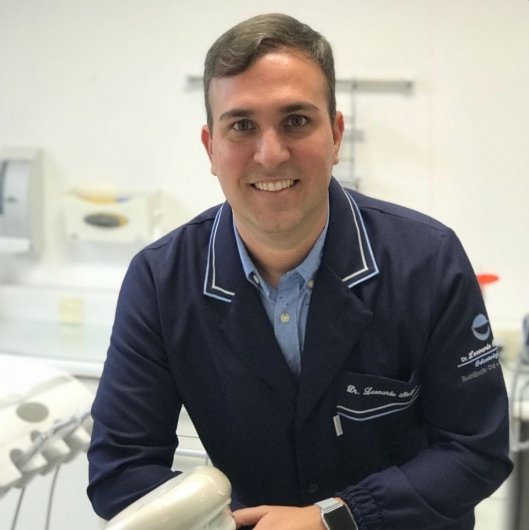 Dr. Leonardo Stelzer