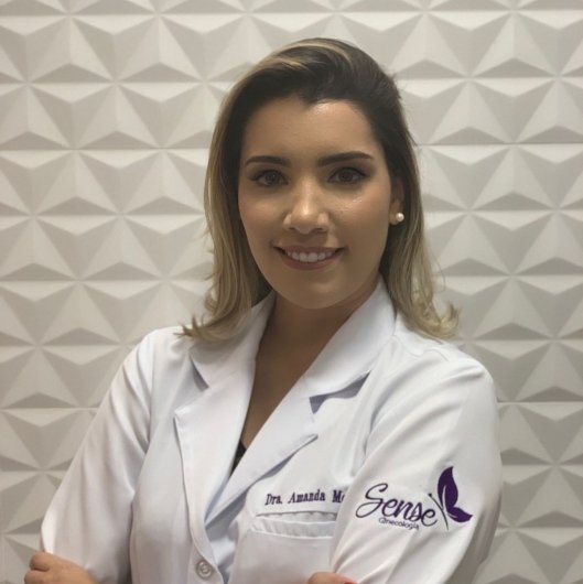 Dra. Amanda Mota